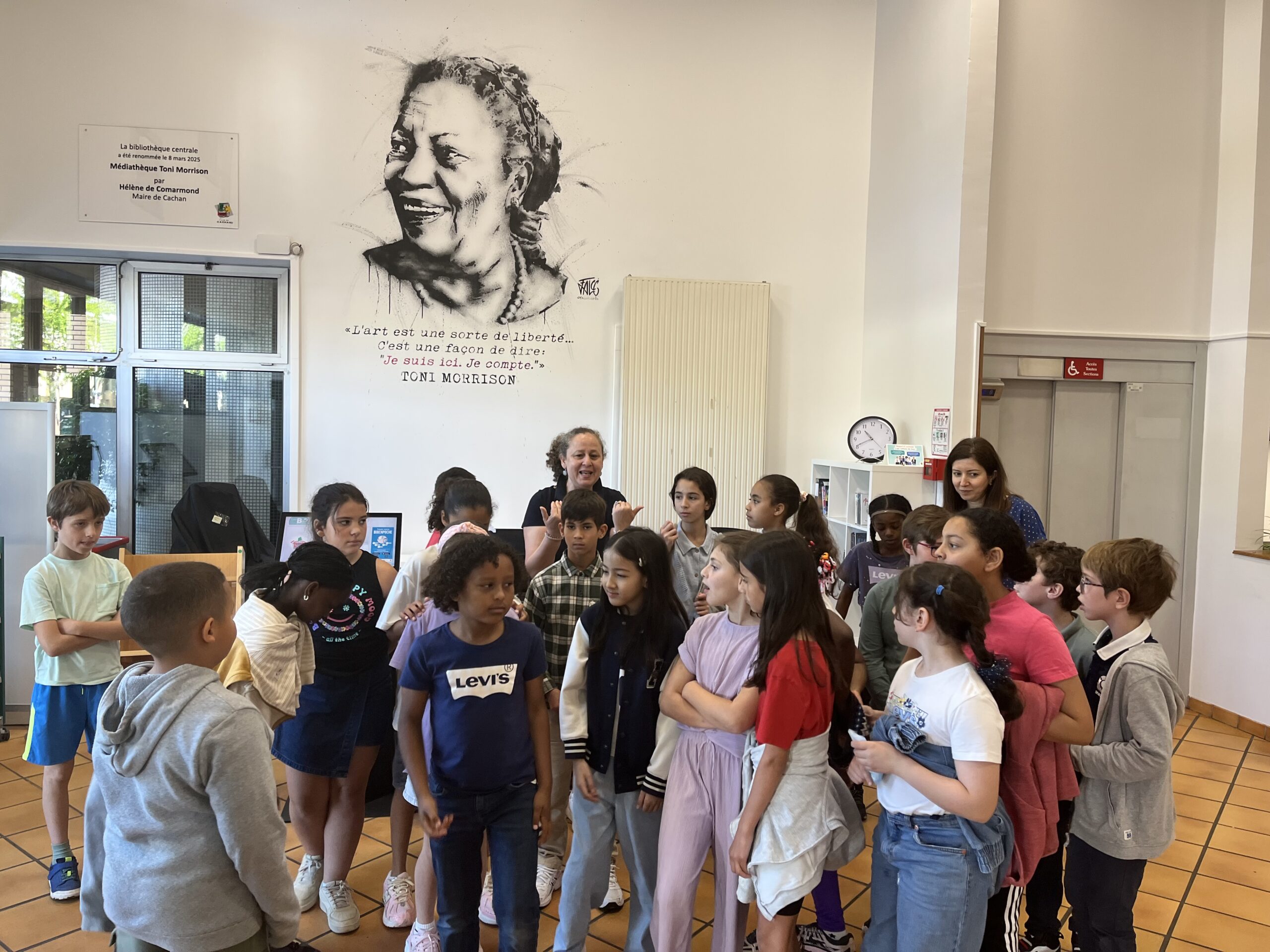 Sortie à la bibliothèque pour les CM1 Jaune